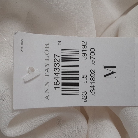 Ann Taylor Knit Sleeveless Flowy Cream Ivory Top - Picture 9 of 10